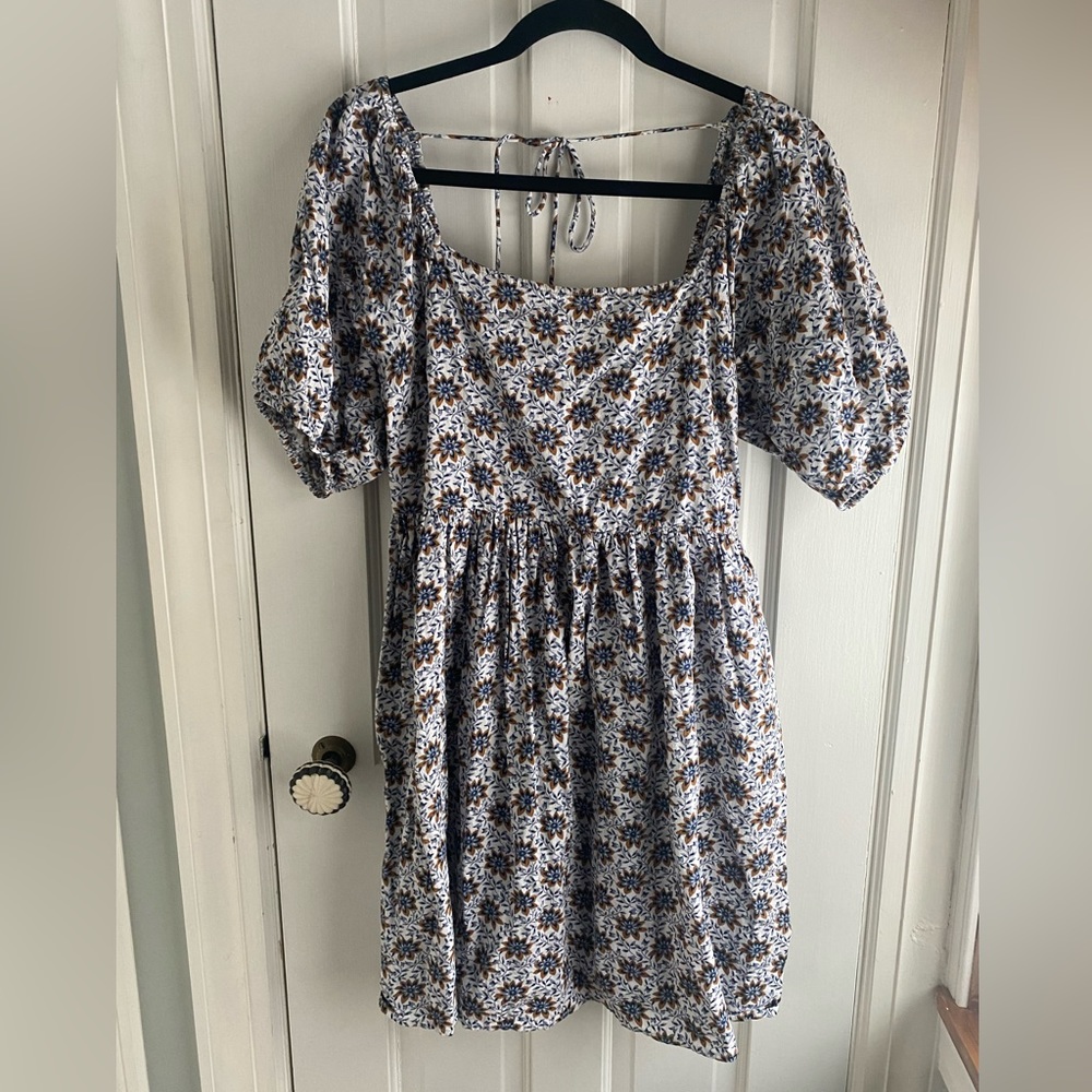 Mini square-neck floral dress